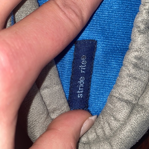 🍾CLOSET CLEAN OUT ACCEPTING ALL REASONABLE OFFERS🍾 - Picture 8 of 10